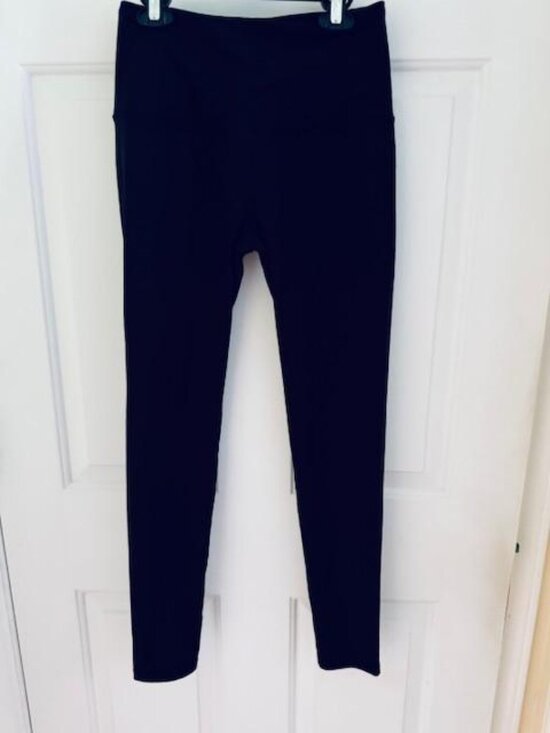 Victoria's Secret Pants - NWOT Victoria's Secret VSX Knockout Pocket Leggings S